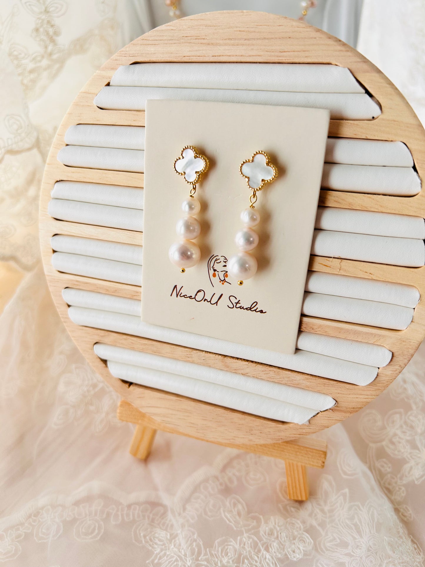 Small to big pearl Earrings