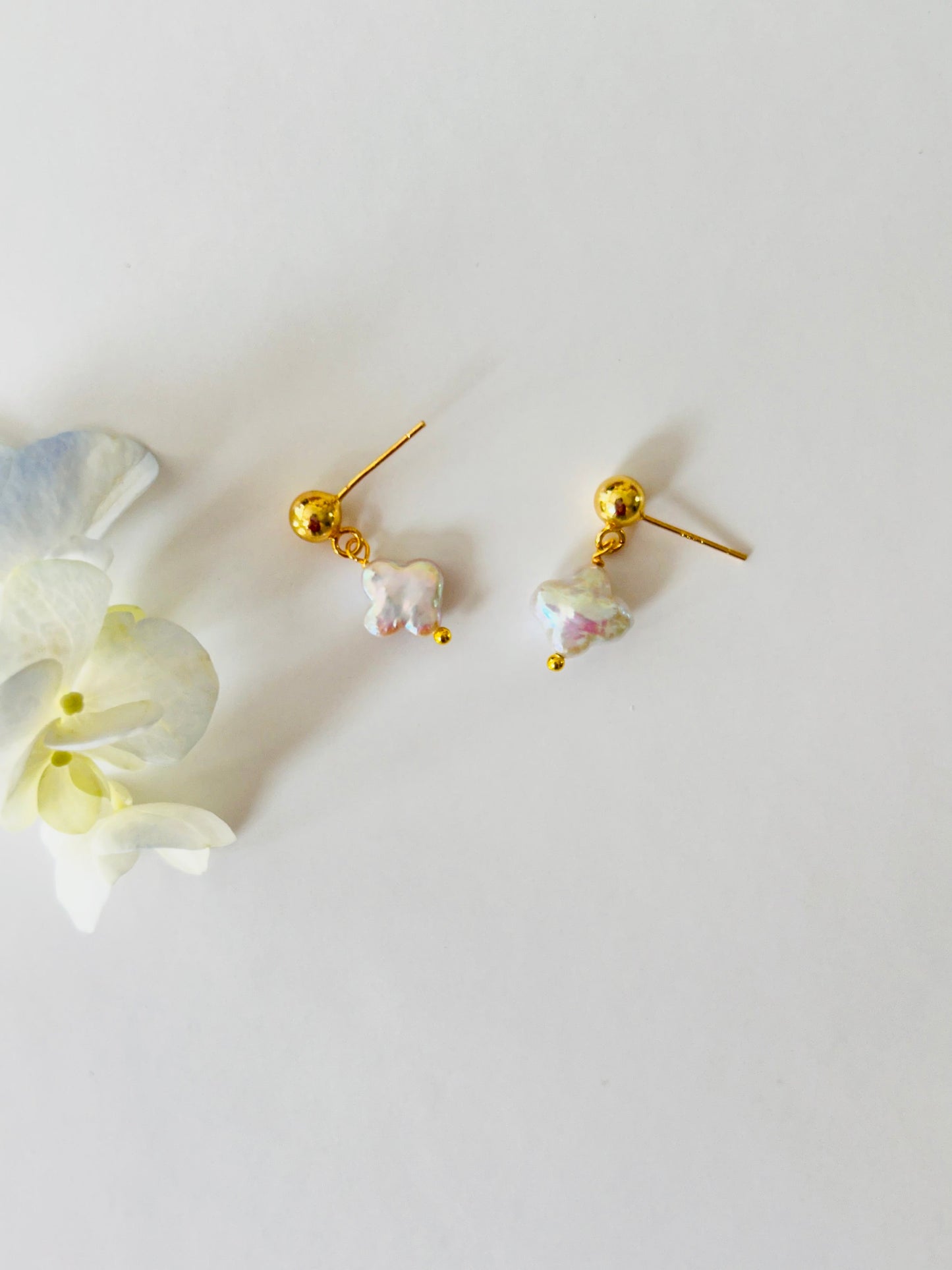 Four leaves Freshwater pearl Earrings