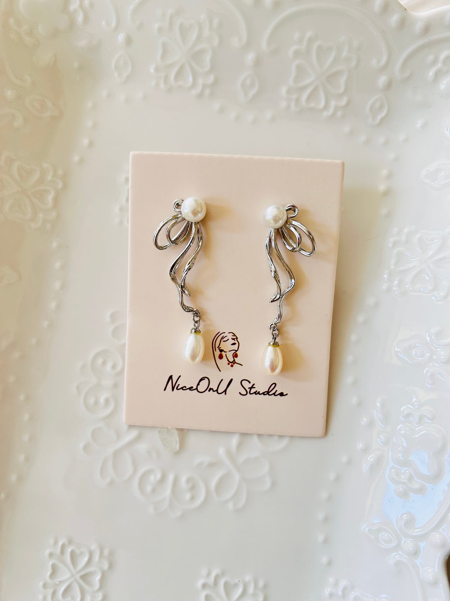 Bow tie Earrings A77