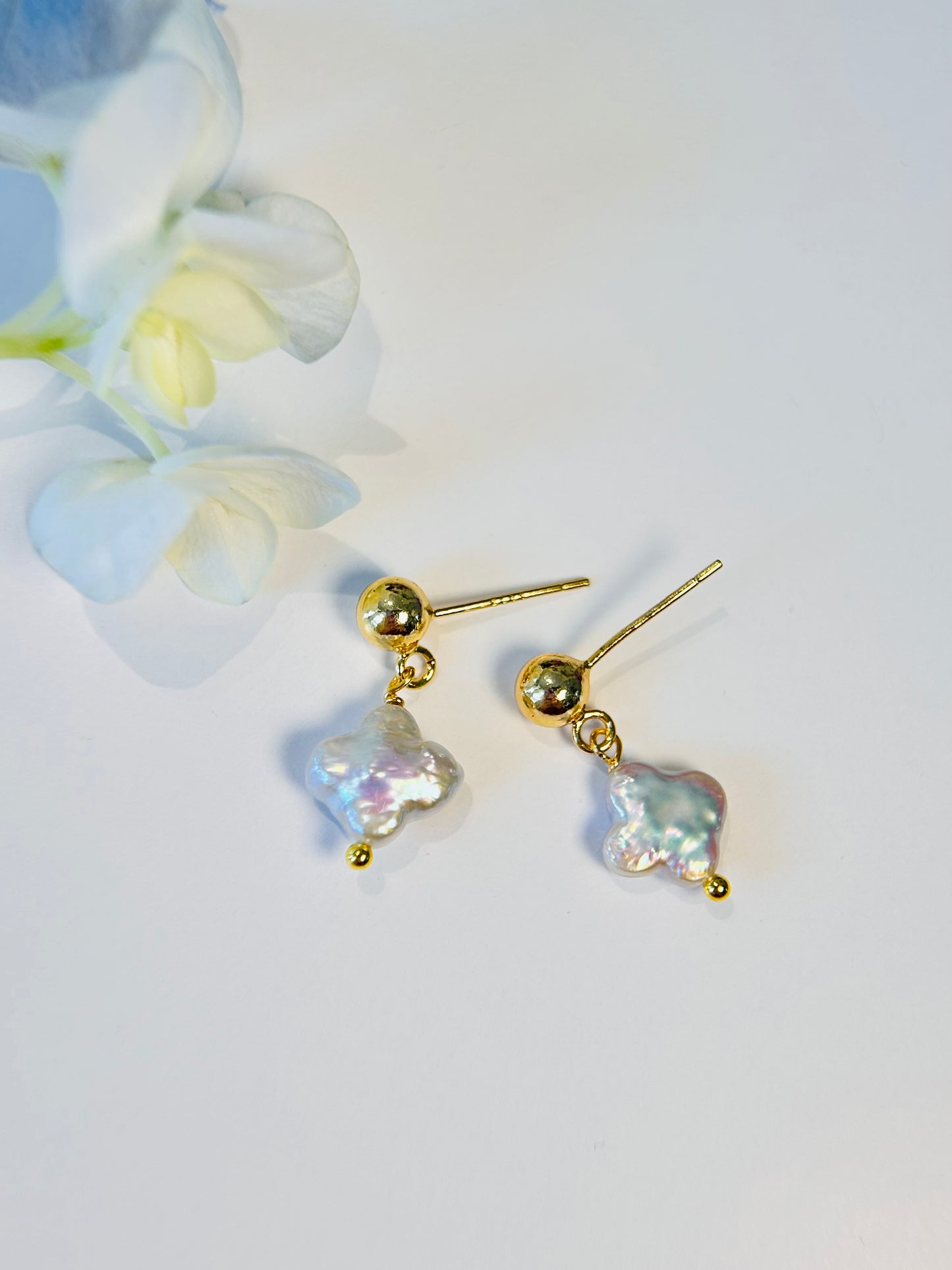 Four leaves Freshwater pearl Earrings