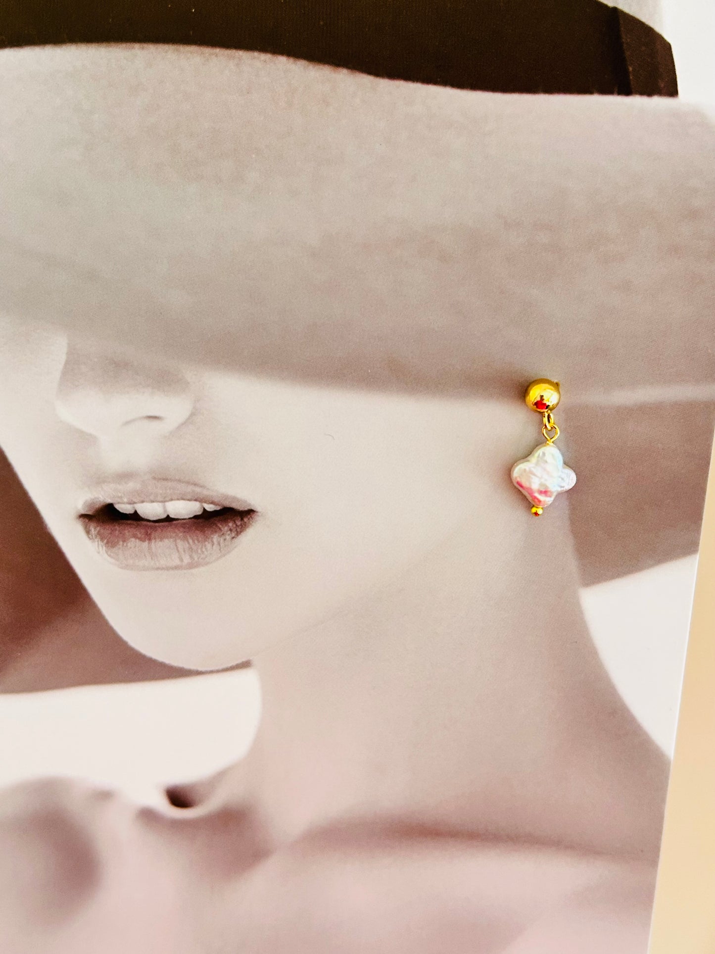 Four leaves Freshwater pearl Earrings