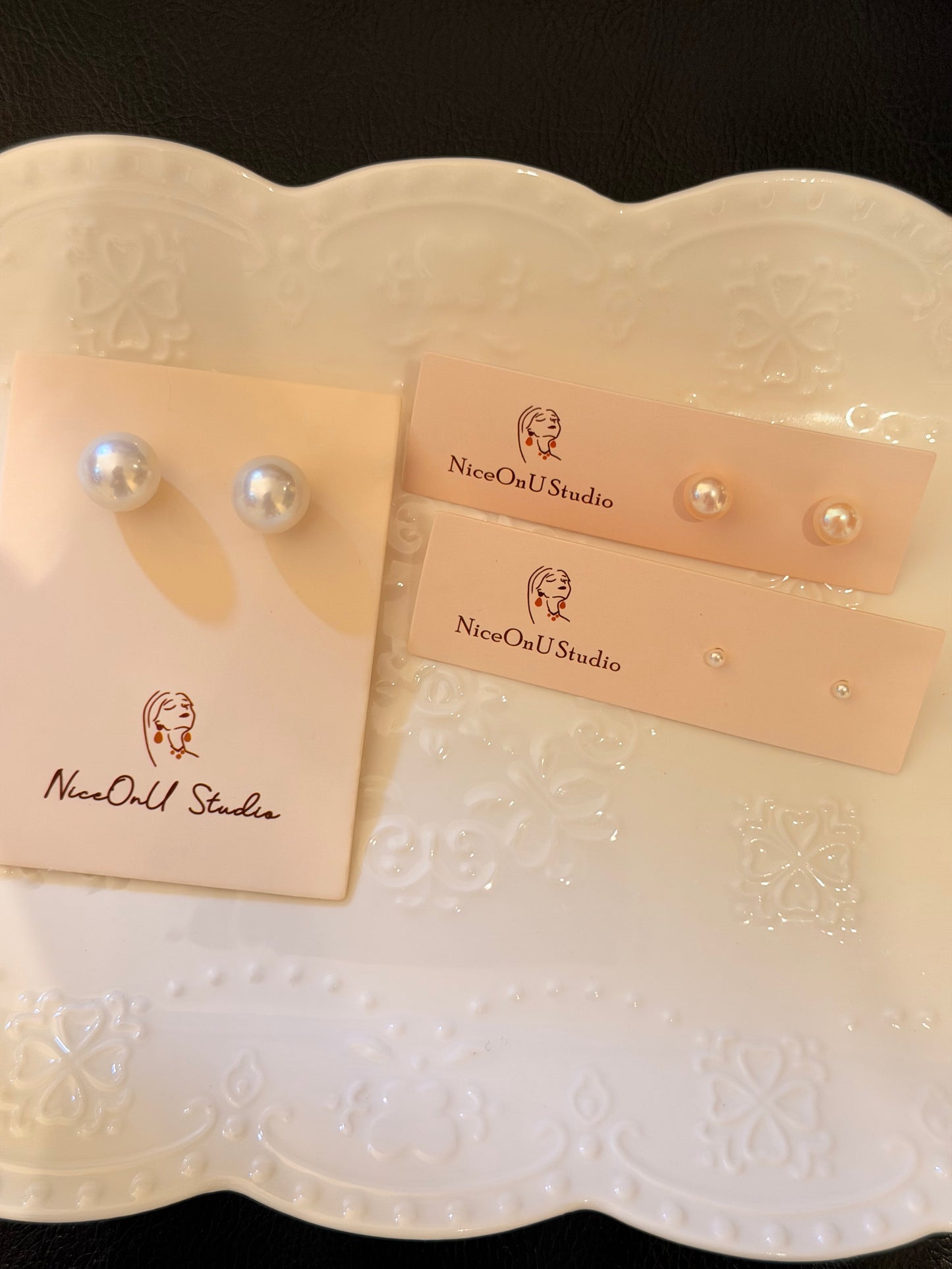 Light bulb Large Pearl Studs