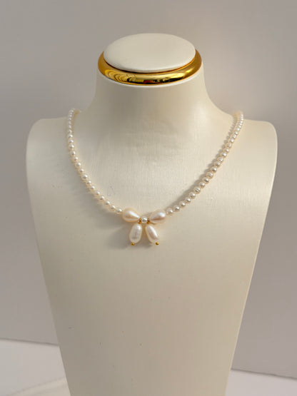 Bow Necklace N61