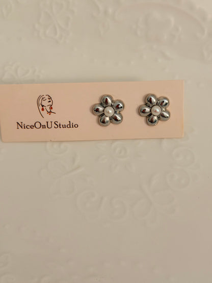 Flower Studs