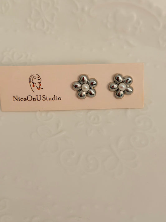 Flower Studs