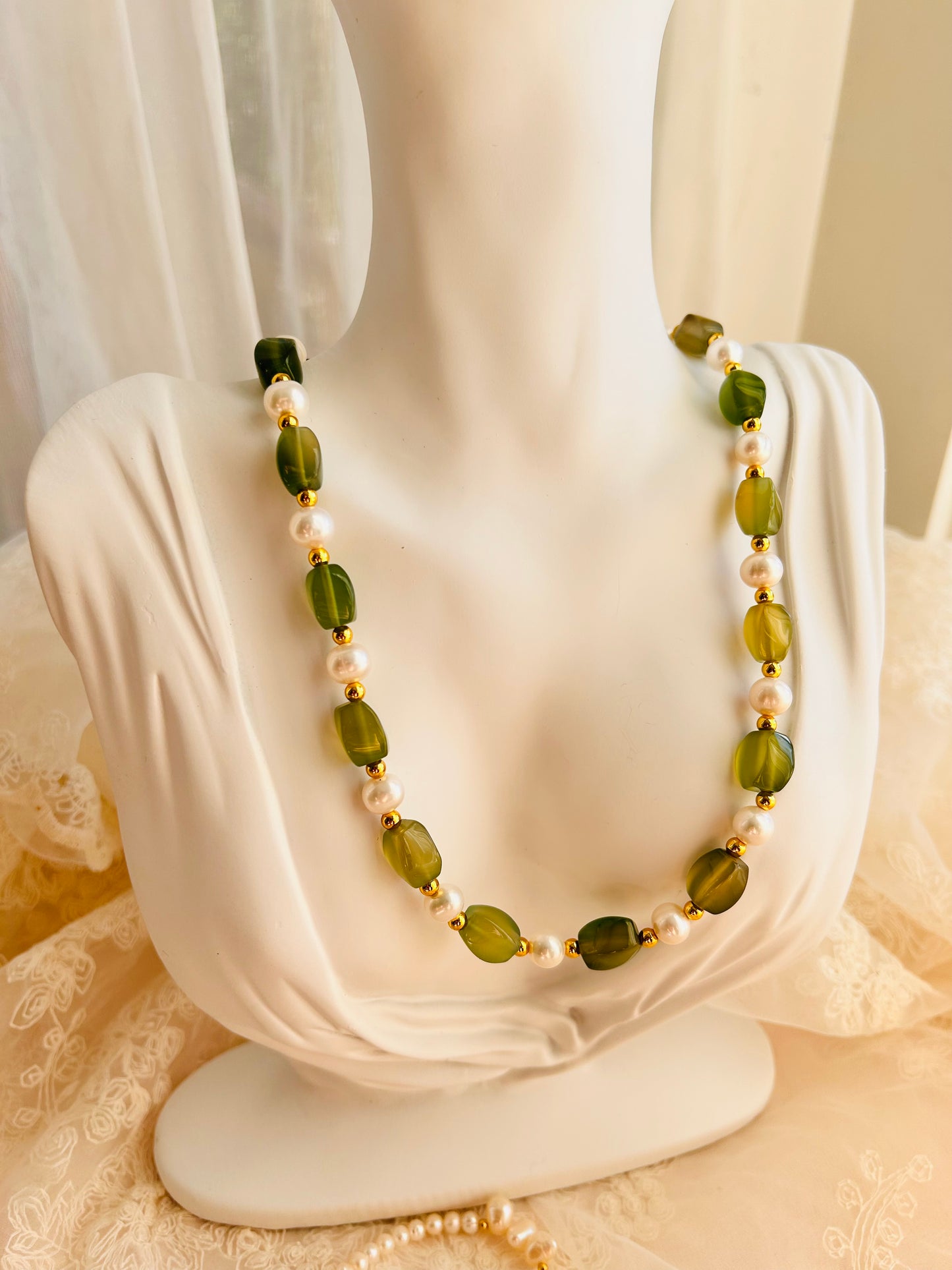 Agates with pearls Necklace