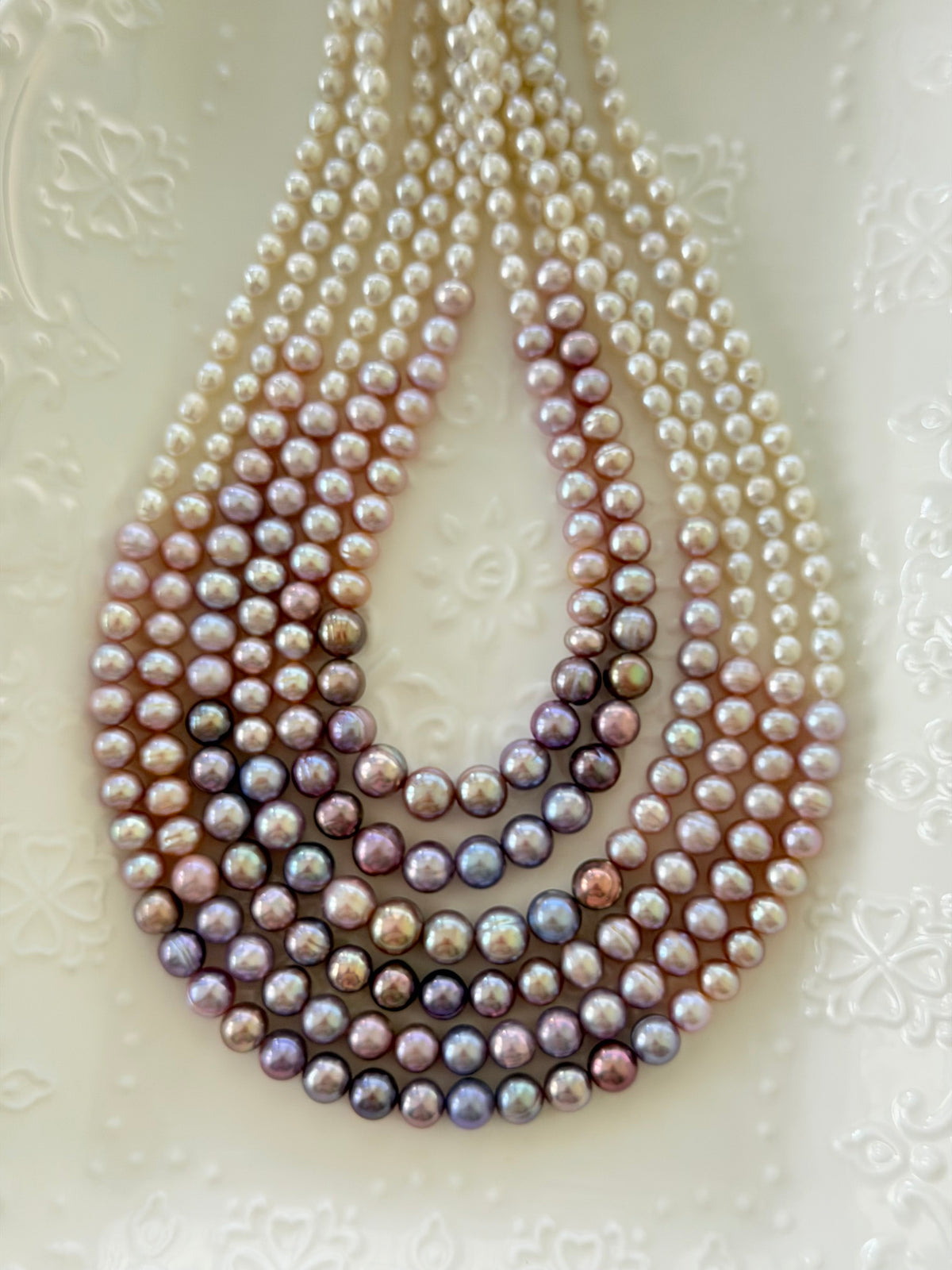 Gradient Pearl Necklace