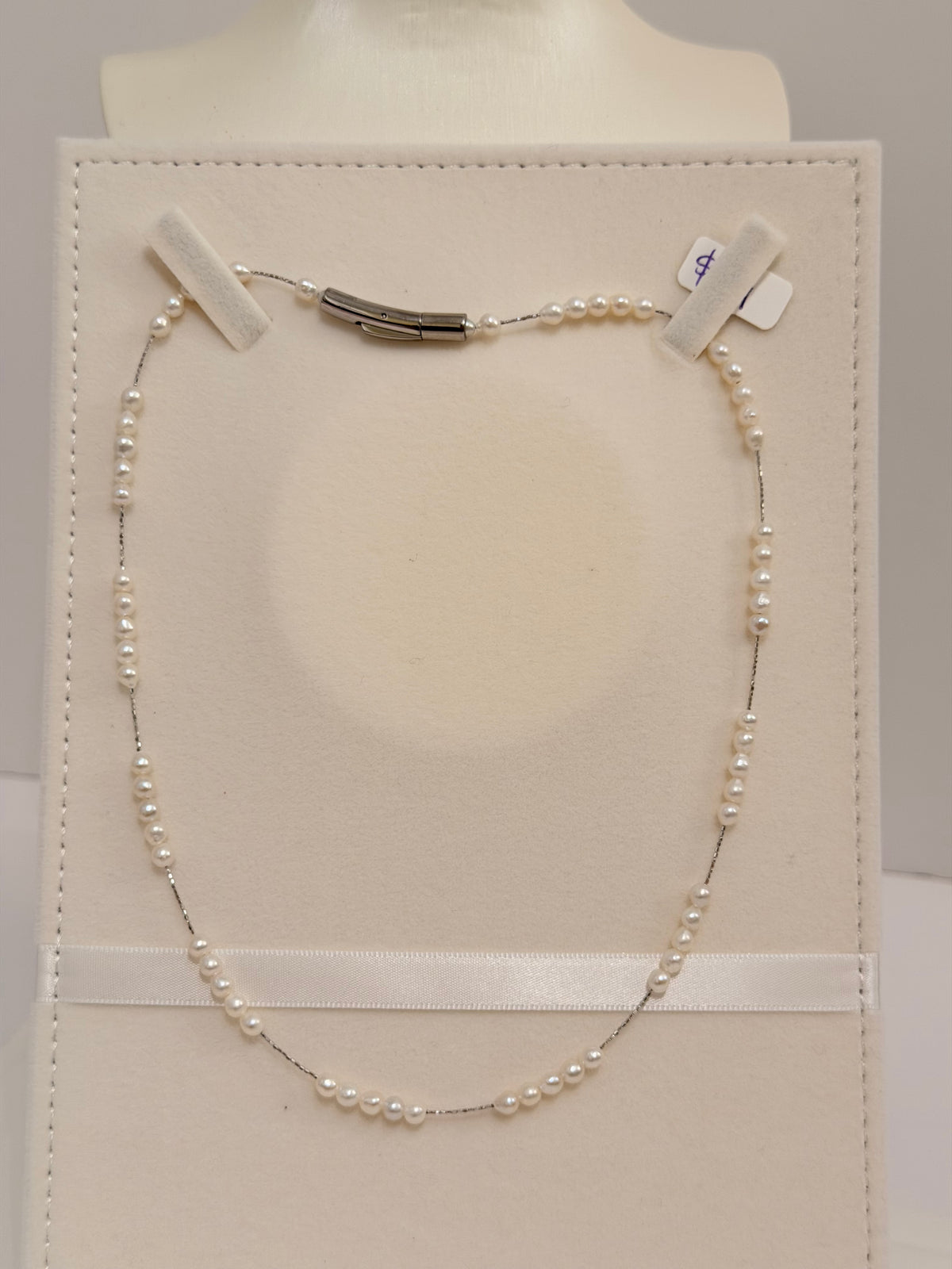 Bouncy wire Luxury Necklace