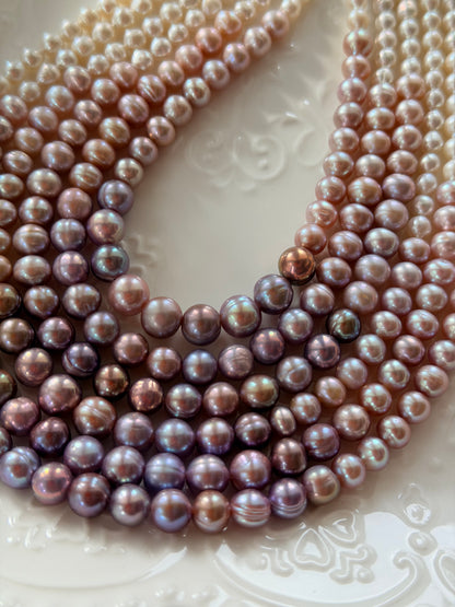 Gradient Pearl Necklace