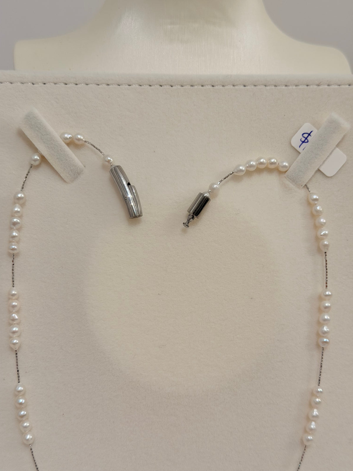 Bouncy wire Luxury Necklace