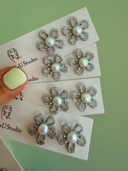 Flower studs