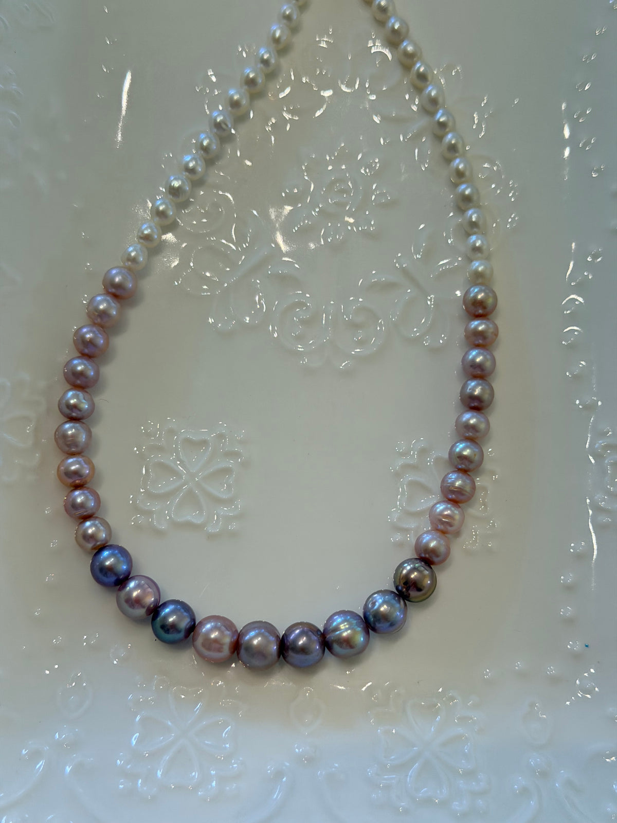 Gradient Pearl Necklace