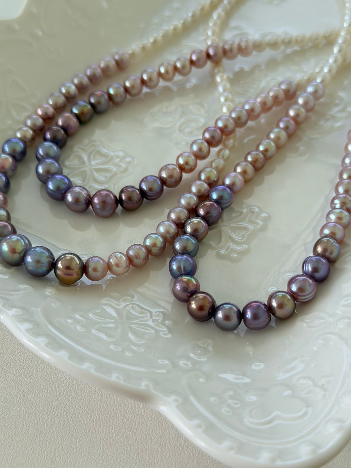 Gradient Pearl Necklace