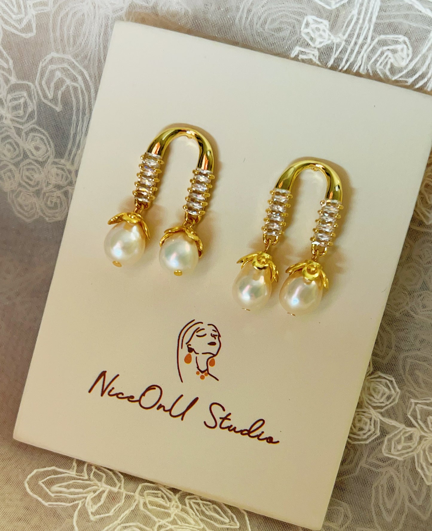 Horseshoes Zircon Pearl Drops Earrings