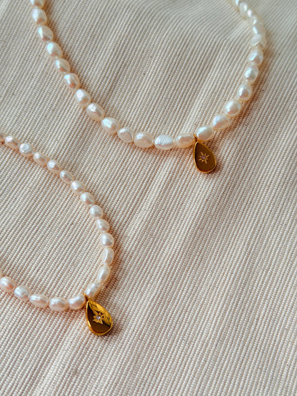 Bi-Glossy Pearl Necklace