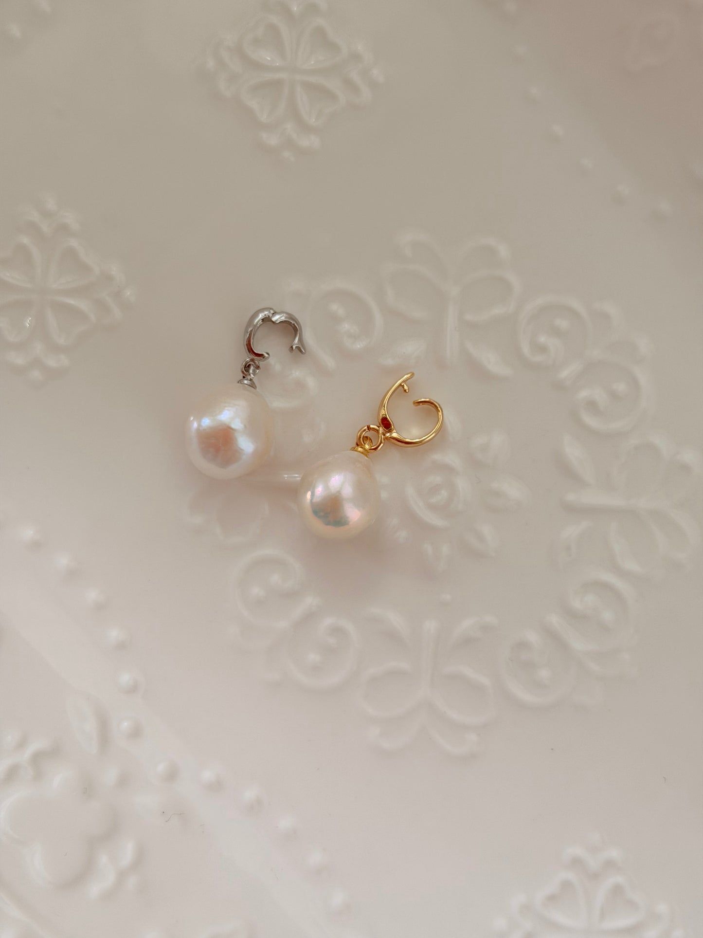 Open closure Pendants