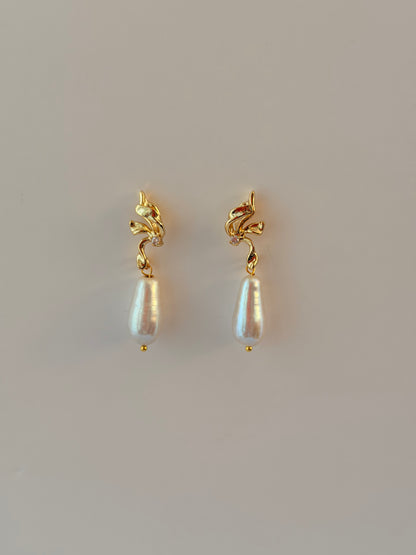 Butterfly Baroque Pearl Earrings A94