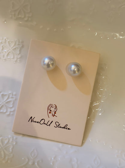 Light bulb Large Pearl Studs