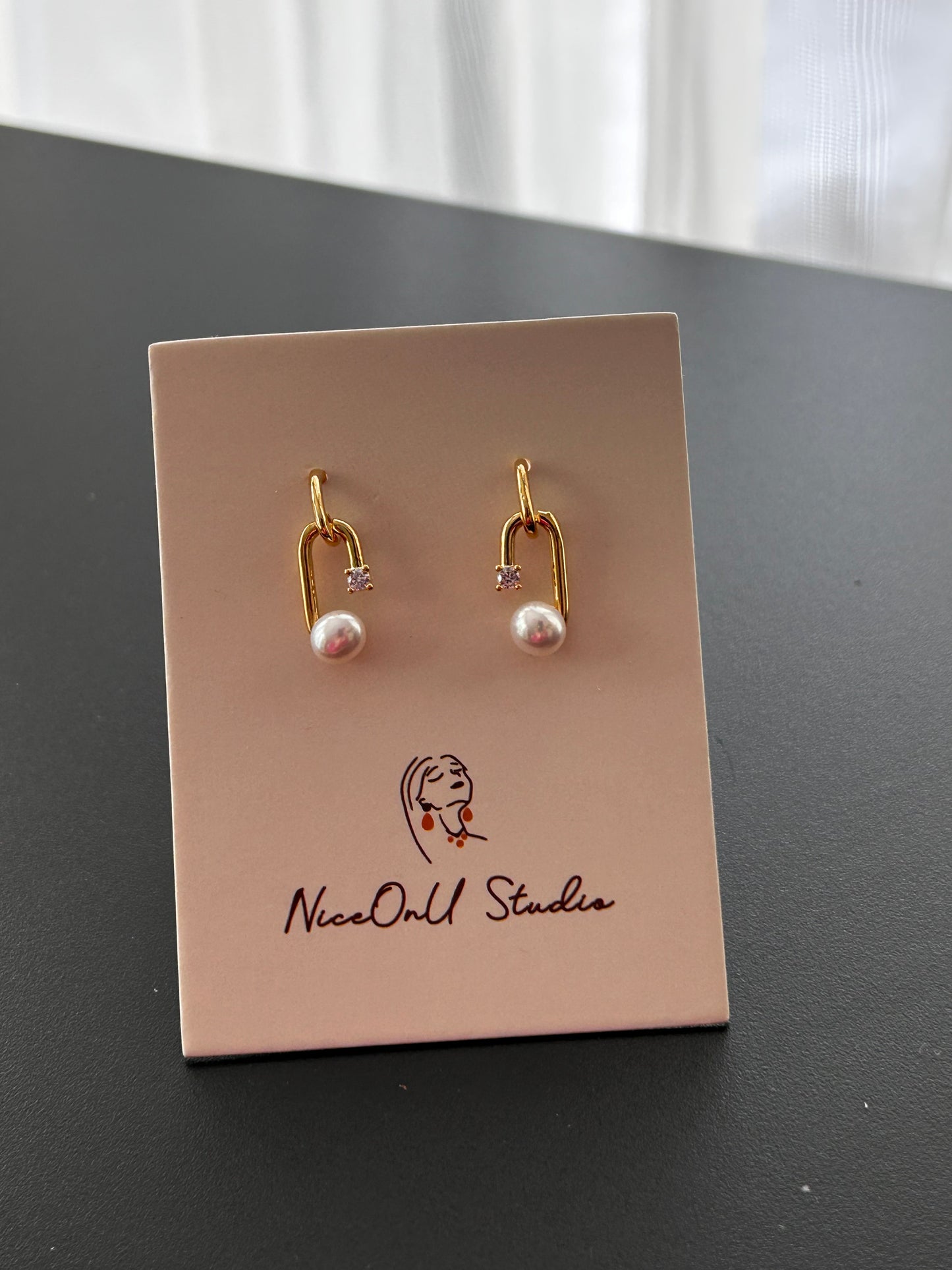 paper clip Style Freshwater Pearl Earrings