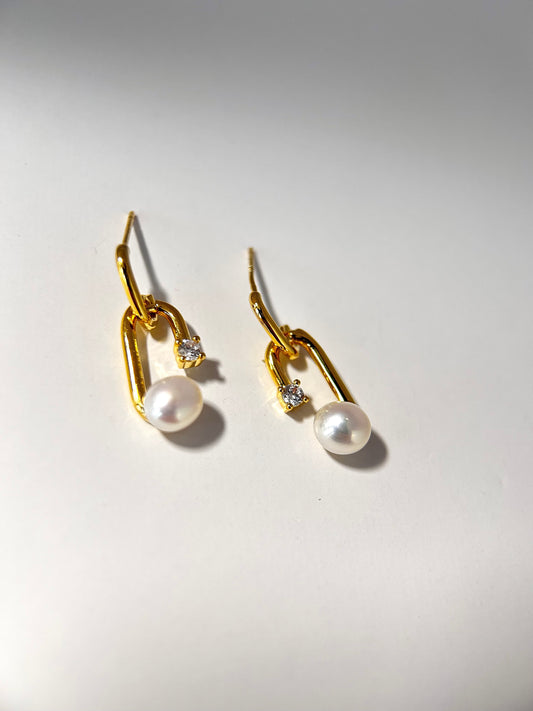 paper clip Style Freshwater Pearl Earrings